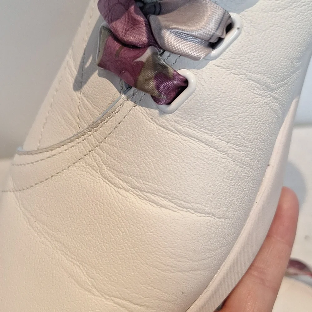 Saysh these tennis